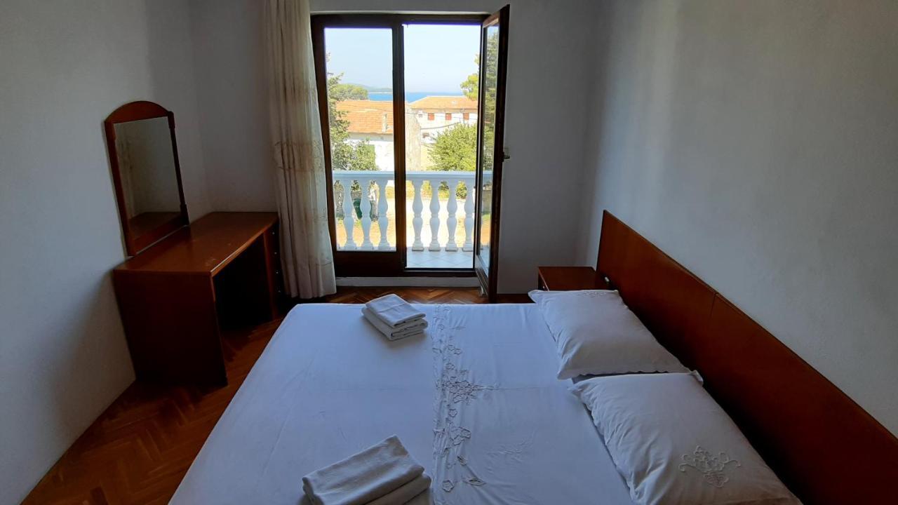 Apartmani Zdrelac Exterior photo